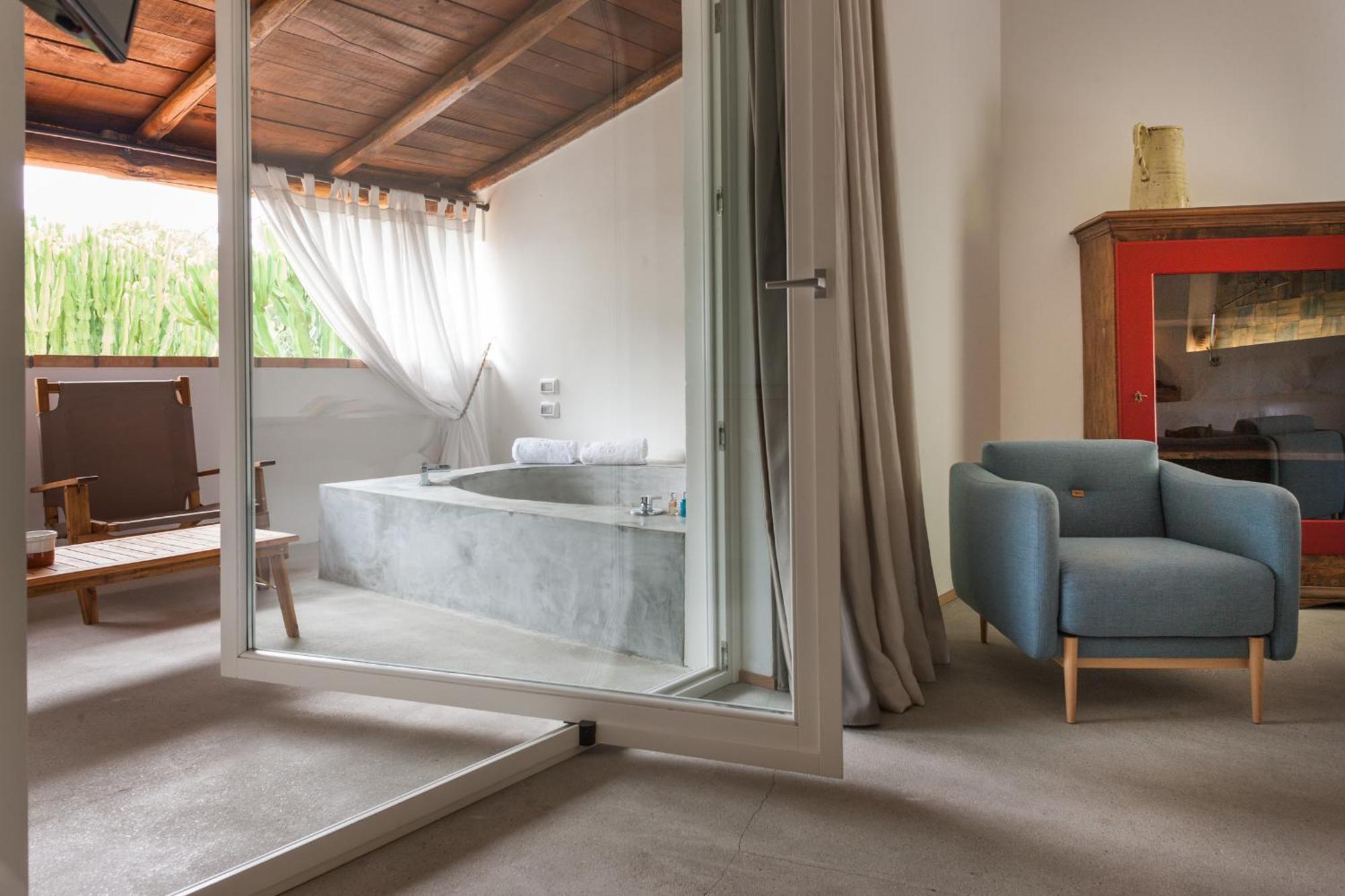 Praia Art Resort - Small Luxury Hotels Of The World (Adults Only) Le Castella  Exterior photo