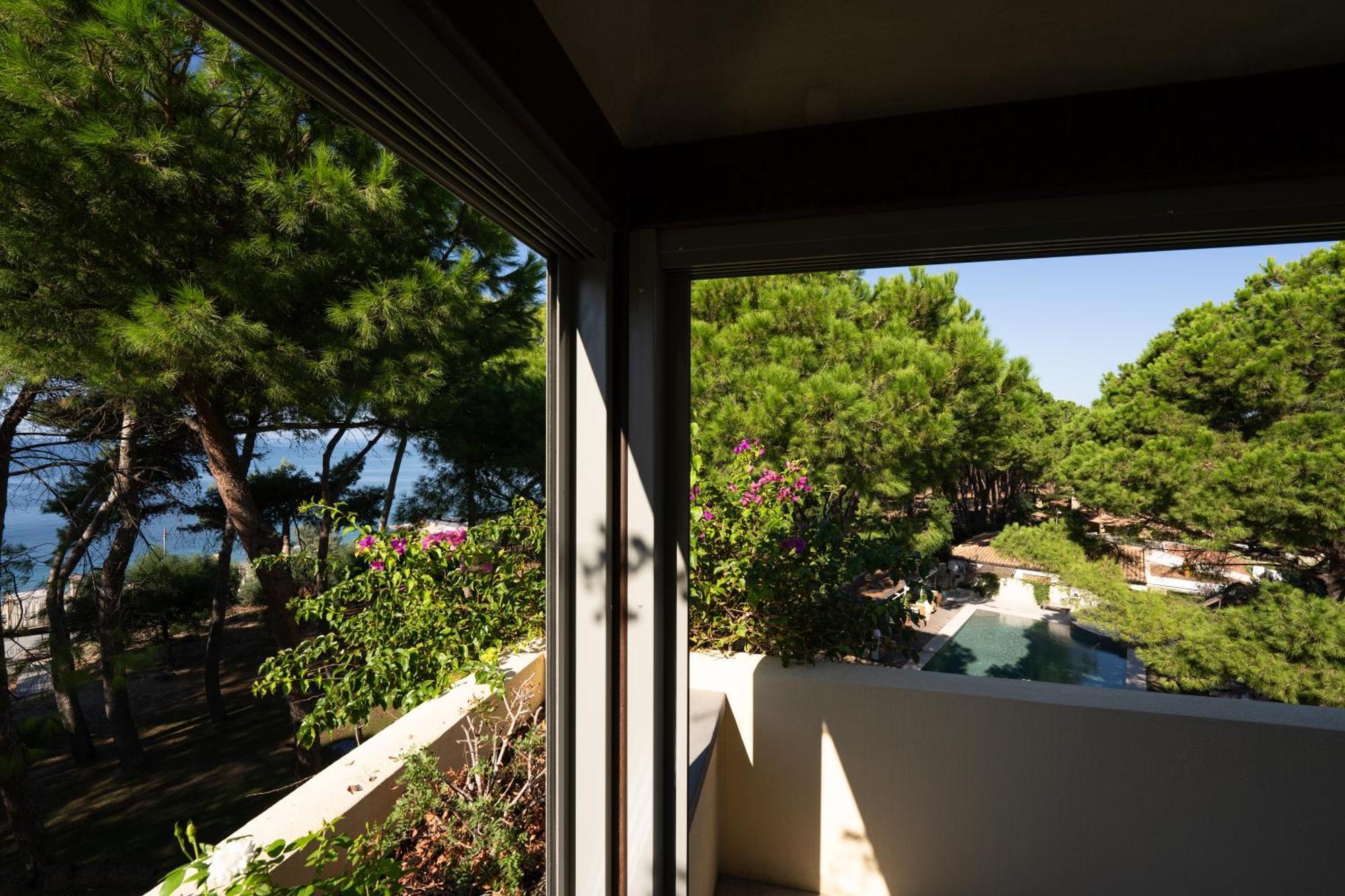 Praia Art Resort - Small Luxury Hotels Of The World (Adults Only) Le Castella  Exterior photo