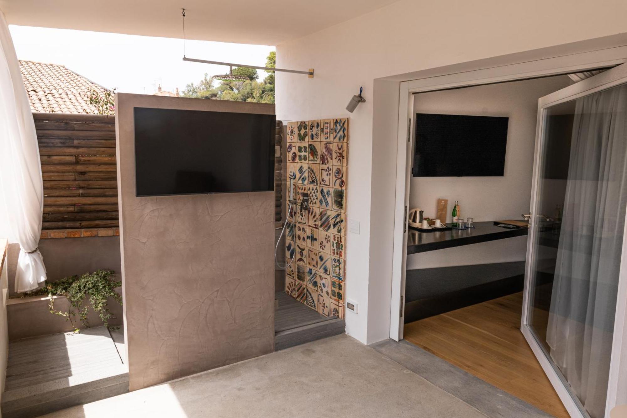 Praia Art Resort - Small Luxury Hotels Of The World (Adults Only) Le Castella  Exterior photo